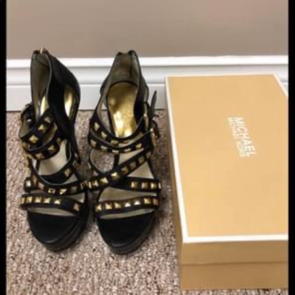 Heels - Picture 1 of 5